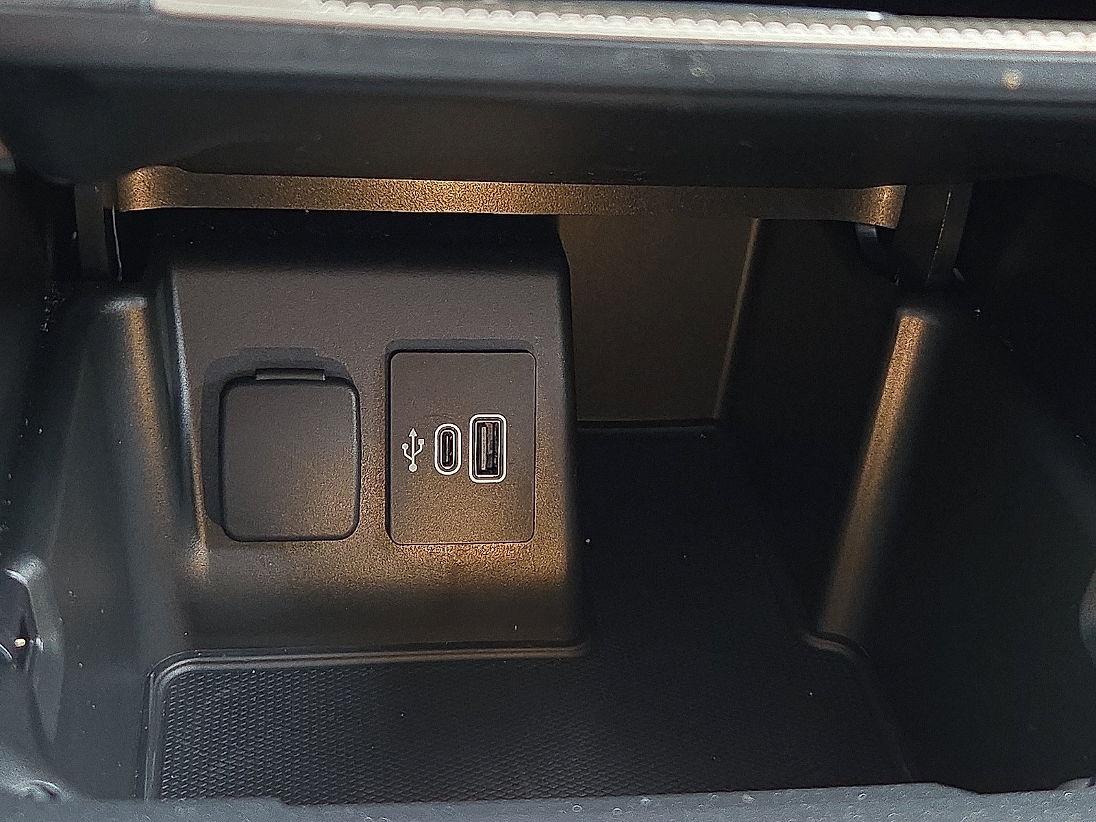 Certified 2025 Ford Explorer Active RWD image 18
