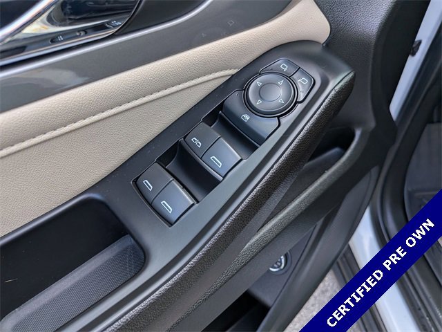 Used 2023 Chevrolet Traverse LT image 13