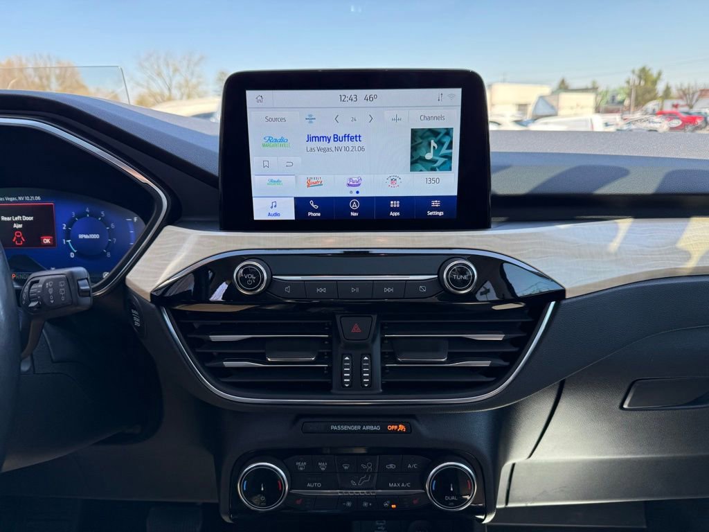 Certified 2022 Ford Escape Titanium w/ Titanium Elite Package image 17