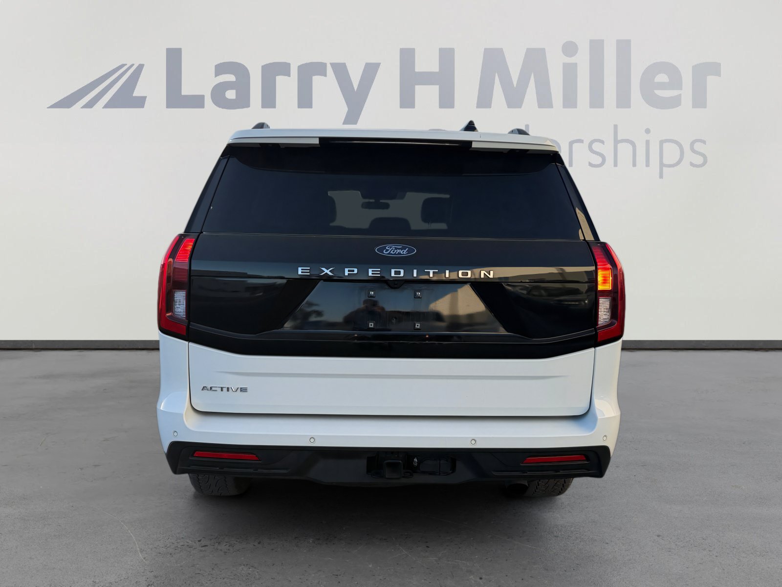 Certified 2025 Ford Expedition Active AWD/4WD image 4