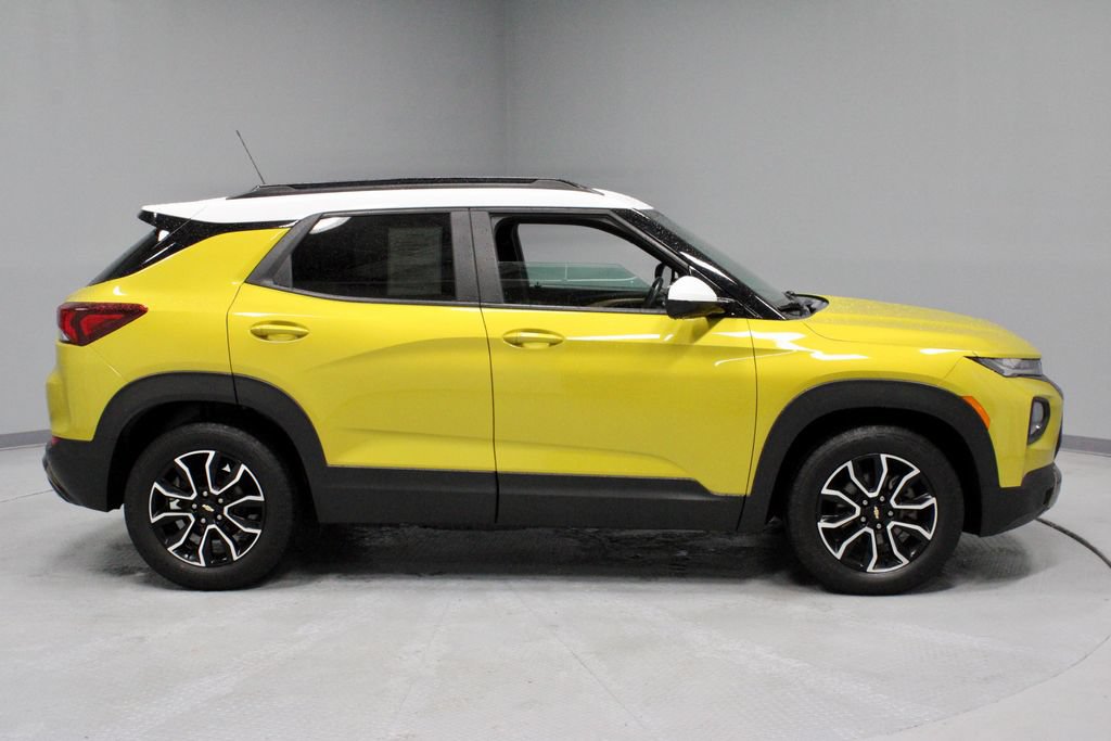 Used 2023 Chevrolet TrailBlazer ACTIV w/ Sun and Liftgate Package FWD image 5