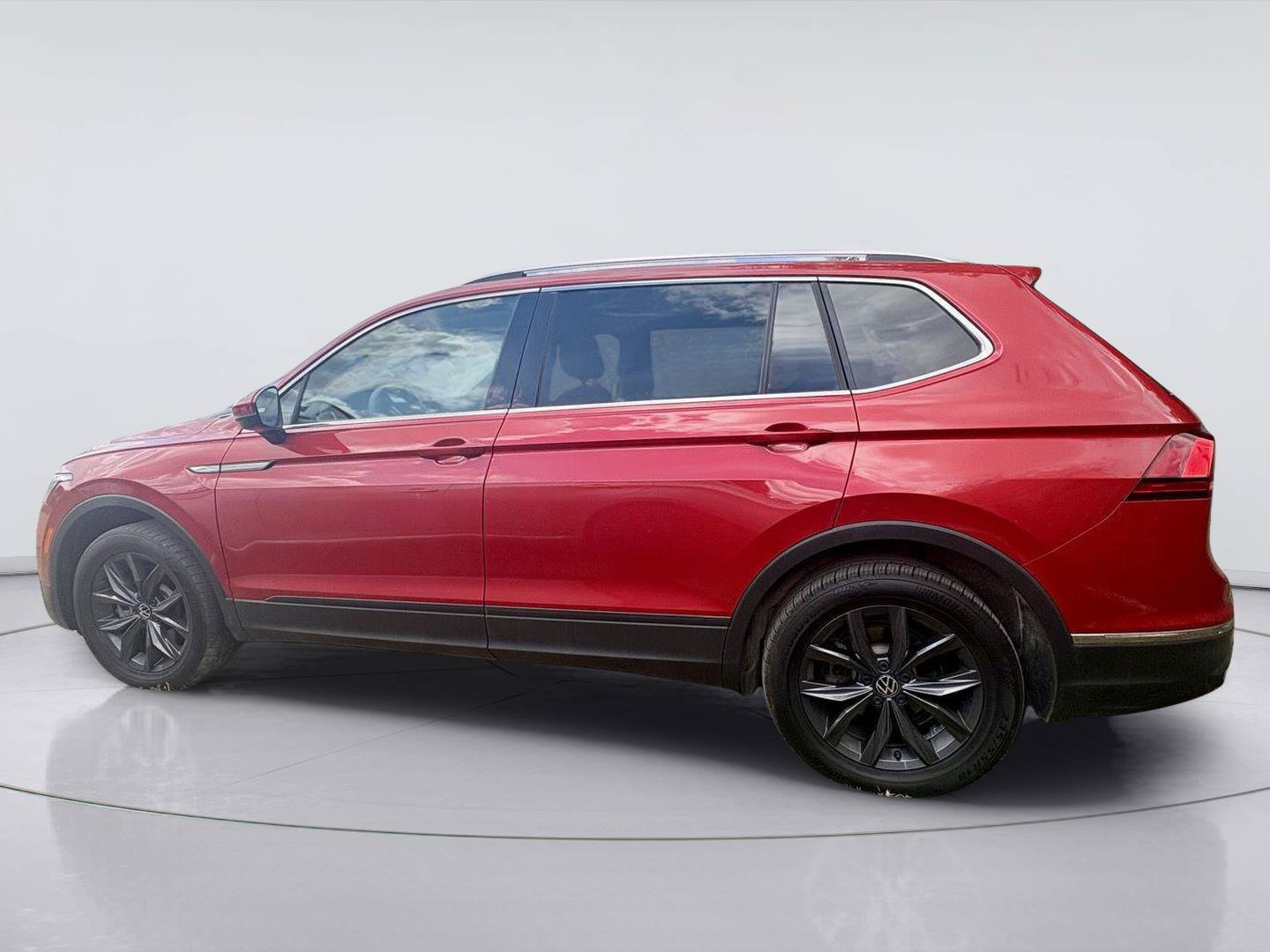 Used 2022 Volkswagen Tiguan SE FWD image 8