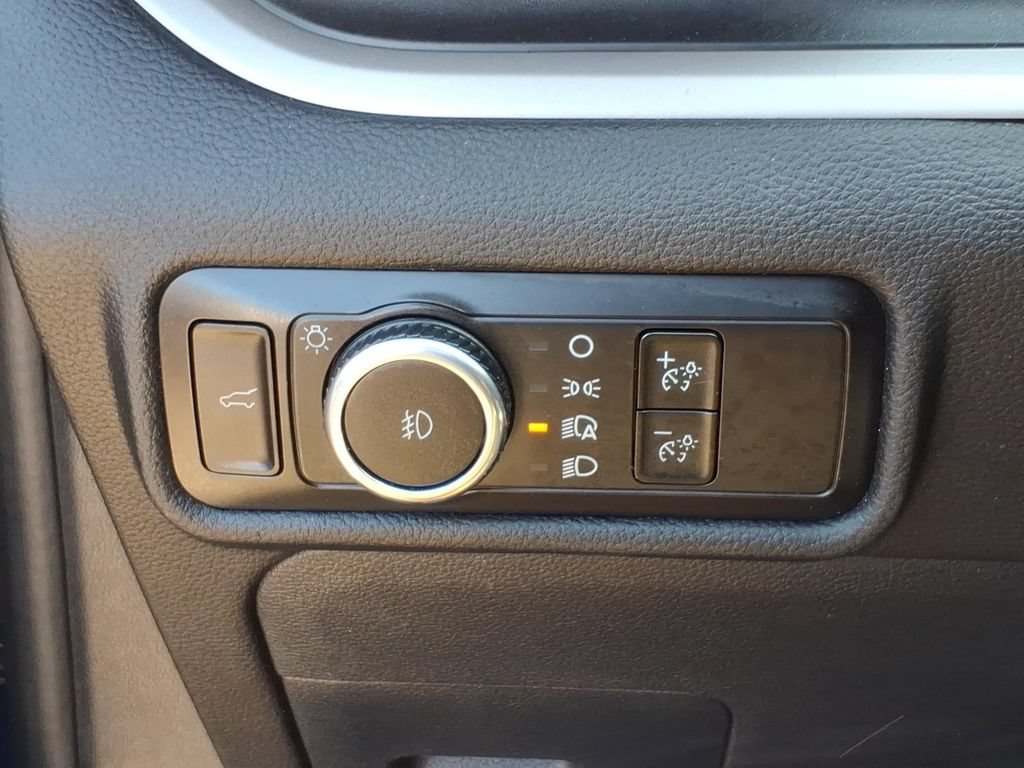 Certified 2023 Ford Explorer XLT w/ Equipment Group 202A AWD/4WD image 15