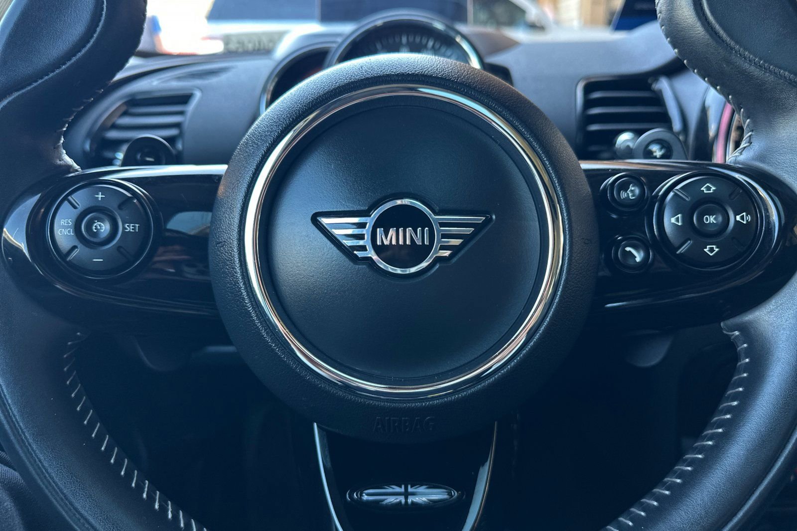 Used 2020 MINI Cooper Clubman S image 22
