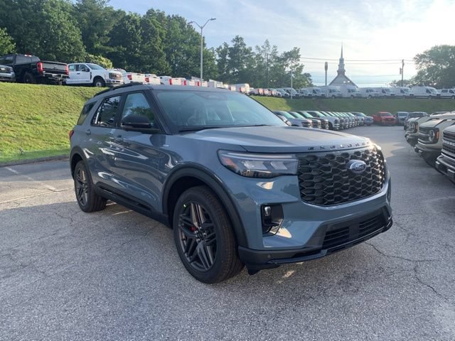 Certified 2026 Ford Explorer ST-Line w/ ST-Line Street Pack AWD/4WD image 2