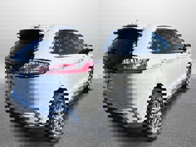 Certified 2024 Ford Edge SEL image 3