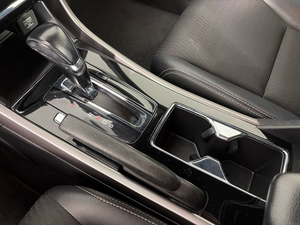 Used 2017 Honda Accord Sport image 22