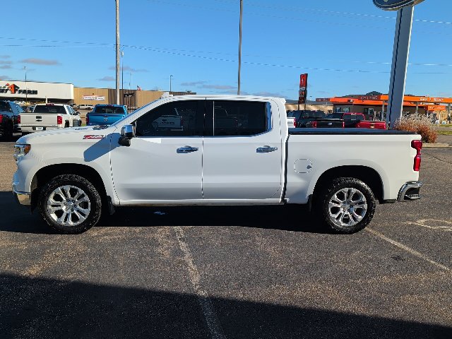 Used 2023 Chevrolet Silverado 1500 LTZ w/ Technology Package AWD/4WD image 4