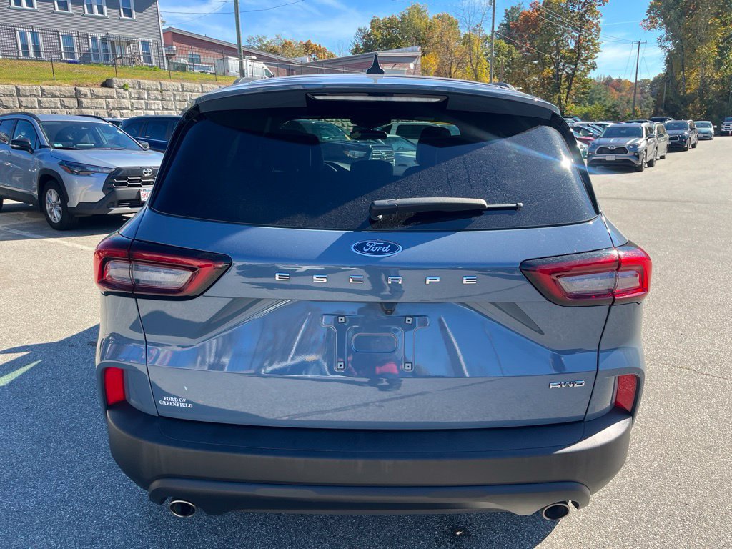 Certified 2025 Ford Escape ST-Line Select AWD/4WD image 11