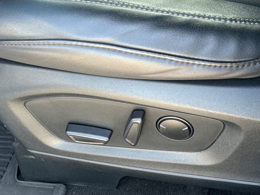 Certified 2022 Ford Explorer XLT w/ Equipment Group 202A AWD/4WD image 23