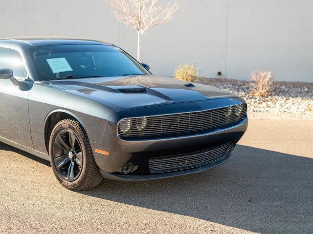 Used 2018 Dodge Challenger SXT image 10
