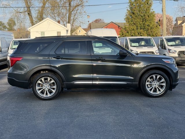 Certified 2022 Ford Explorer XLT w/ Equipment Group 202A AWD/4WD image 7
