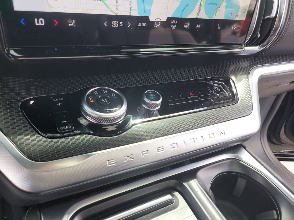 Certified 2026 Ford Expedition Platinum w/ Stealth Performance Package image 28