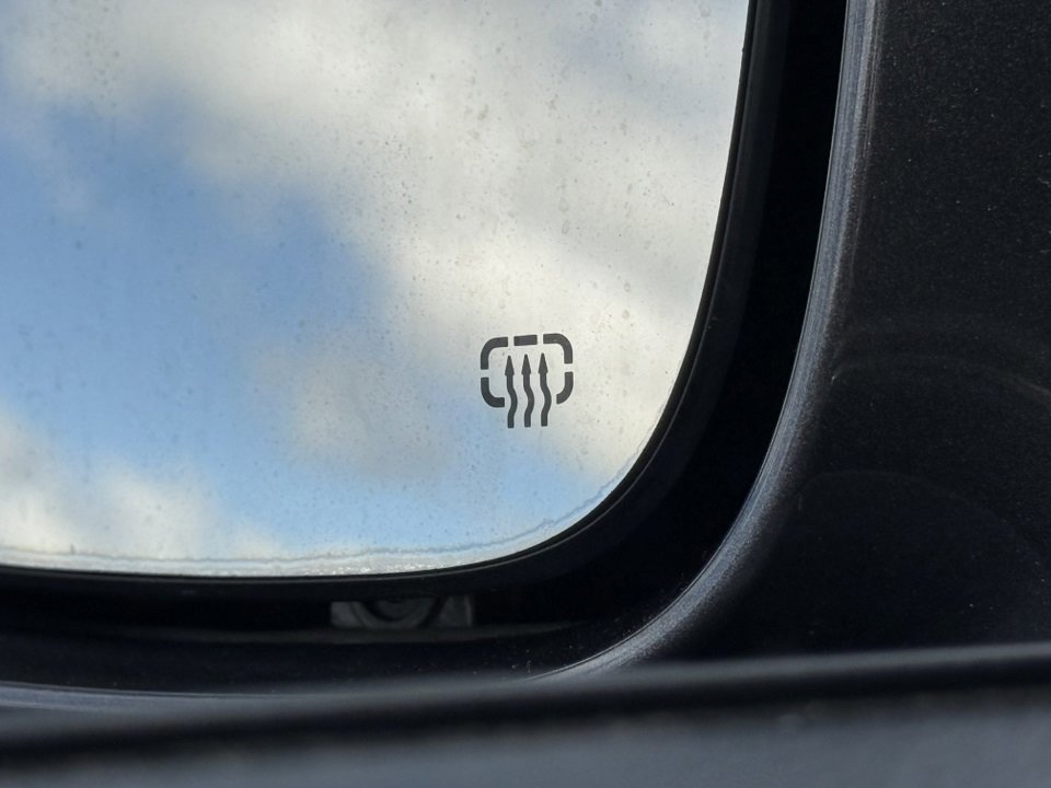 Used 2020 Chrysler Pacifica Touring-L Plus image 49