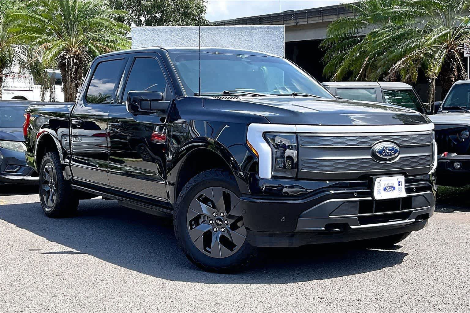 Certified 2023 Ford F150 Lightning Lariat w/ Equipment Group 511A High AWD/4WD image 21