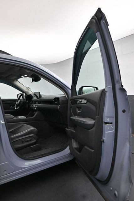 Used 2023 Honda Pilot Elite image 13