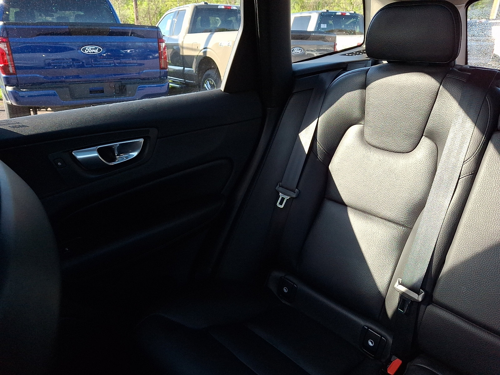 Used 2024 Volvo XC60 B5 Plus w/ Climate Package AWD/4WD image 18