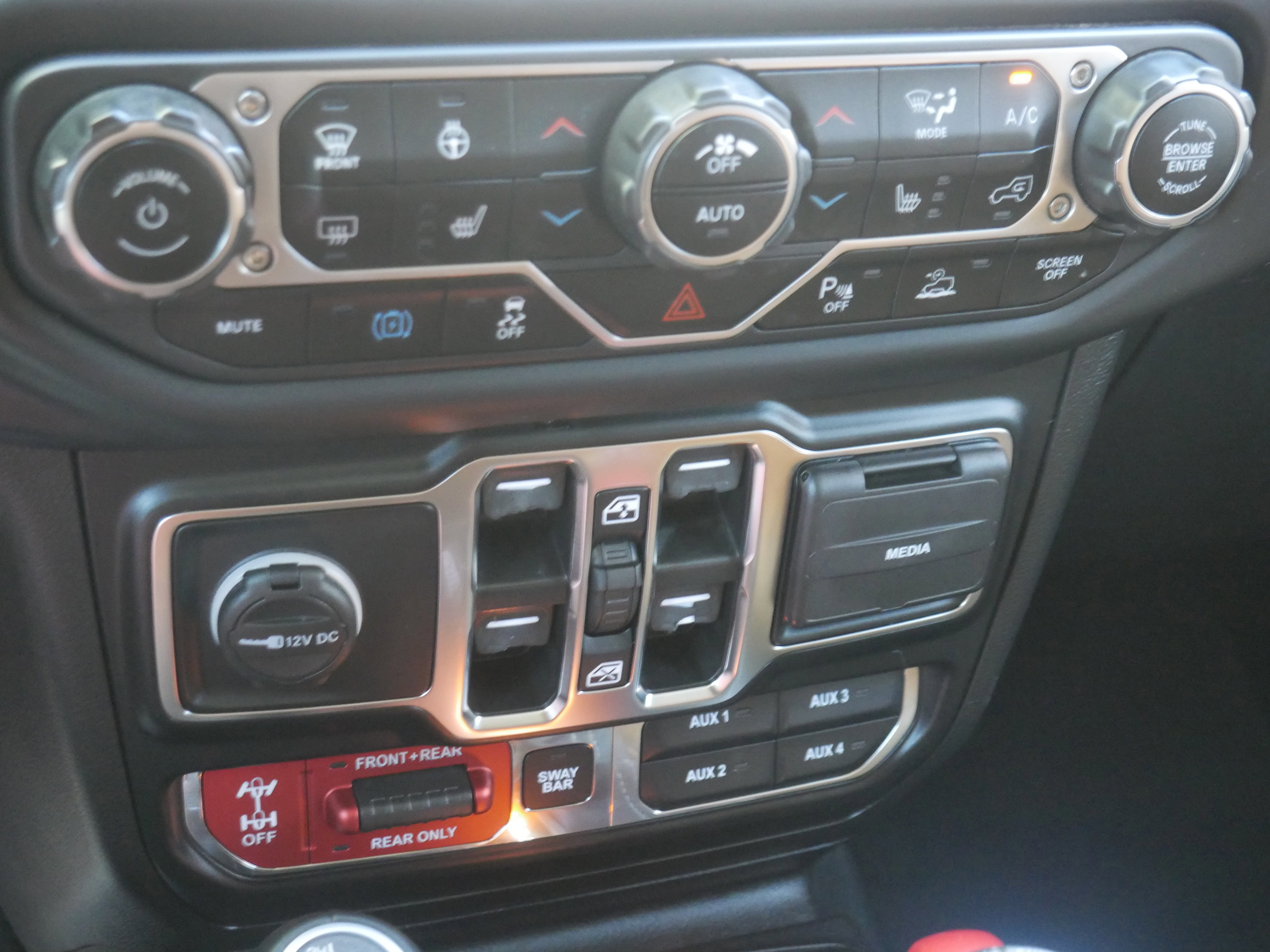 Used 2021 Jeep Wrangler Unlimited Rubicon w/ Steel Bumper Group image 21