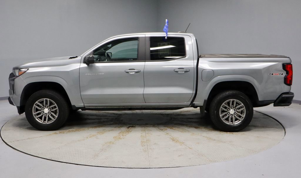 Used 2023 Chevrolet Colorado LT w/ LT Convenience Package image 2