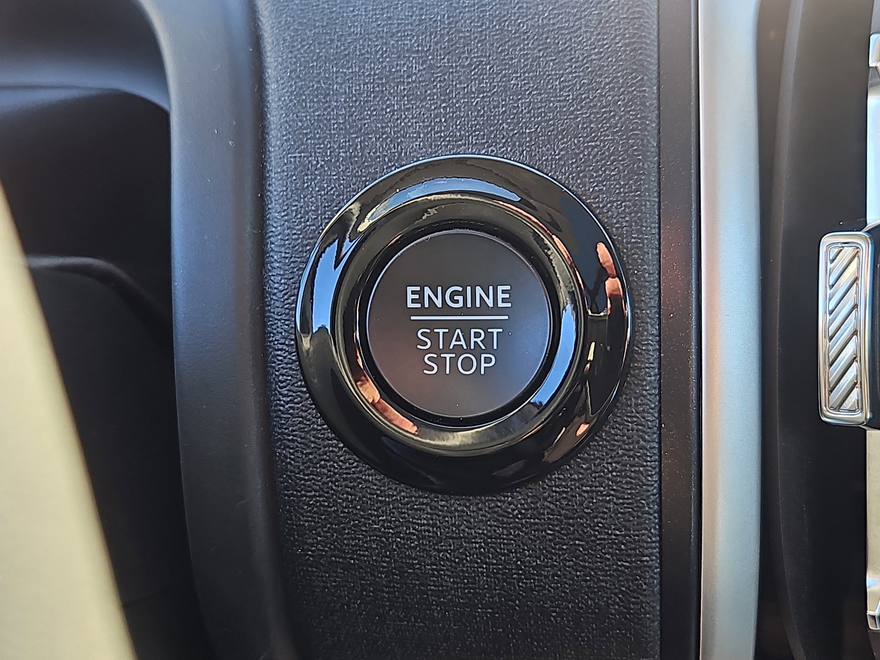 Certified 2025 Ford Expedition Active image 25