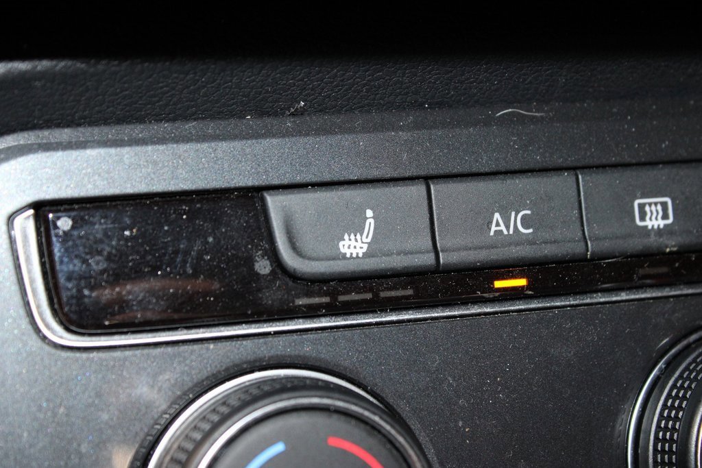 Used 2022 Volkswagen Tiguan S image 11