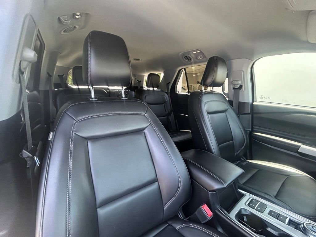 Certified 2022 Ford Explorer XLT w/ Equipment Group 202A image 28