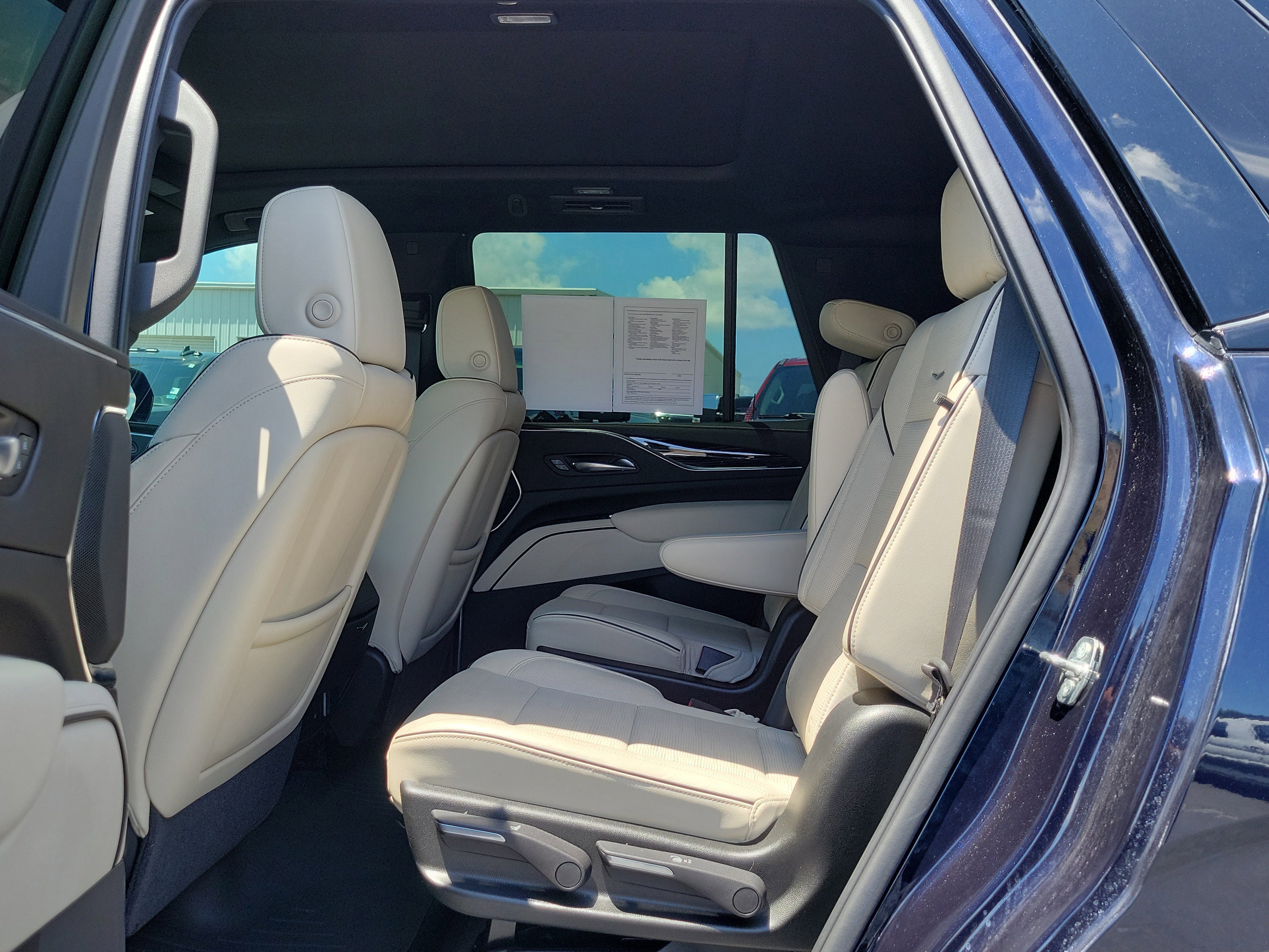 Used 2021 Cadillac Escalade Sport RWD image 14