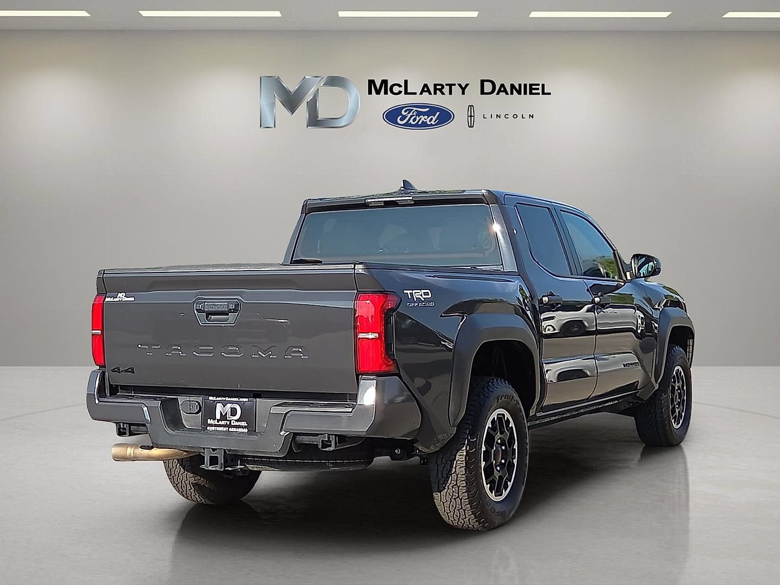 Used 2025 Toyota Tacoma TRD Off-Road AWD/4WD image 5