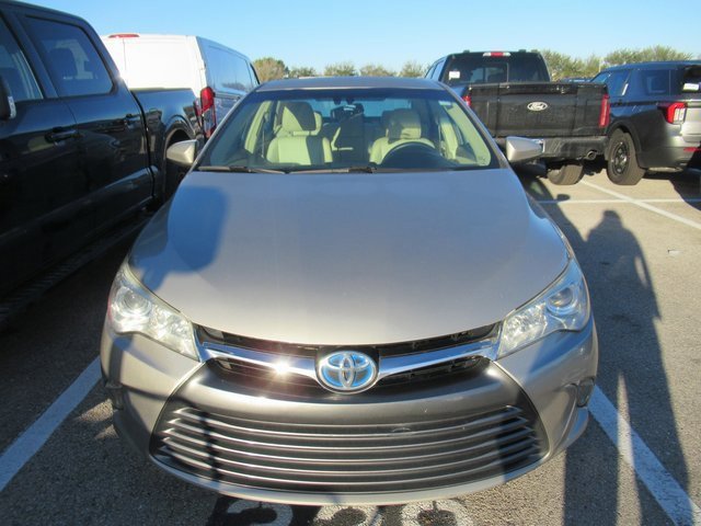 Used 2017 Toyota Camry SE image 4