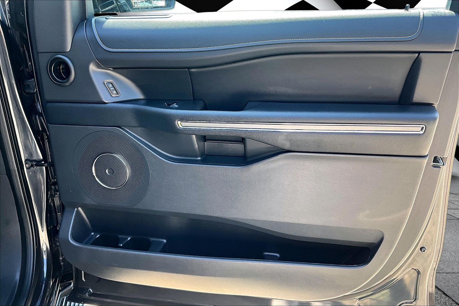 Certified 2024 Ford Expedition XLT AWD/4WD image 19