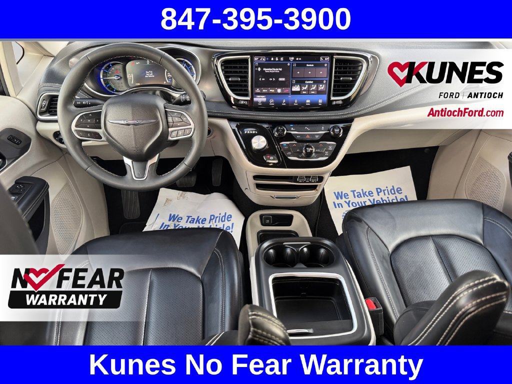 Used 2023 Chrysler Pacifica Touring-L FWD image 25