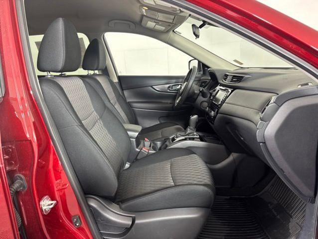 Used 2020 Nissan Rogue SV w/ Premium Package AWD/4WD image 4