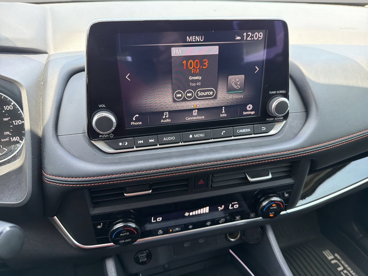 Used 2025 Nissan Rogue SV w/ Rock Creek Premium Package AWD/4WD image 21