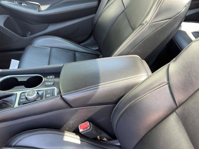Used 2023 Nissan Maxima SL FWD image 14