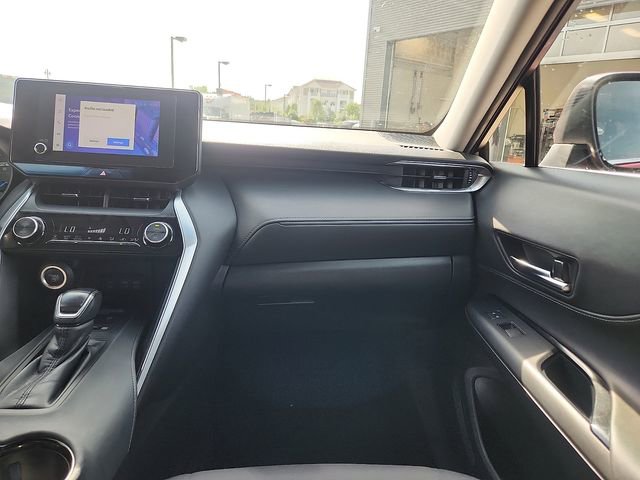Used 2023 Toyota Venza LE AWD/4WD image 10