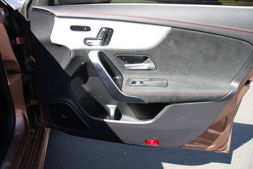 Used 2023 Mercedes-Benz CLA 250 image 27