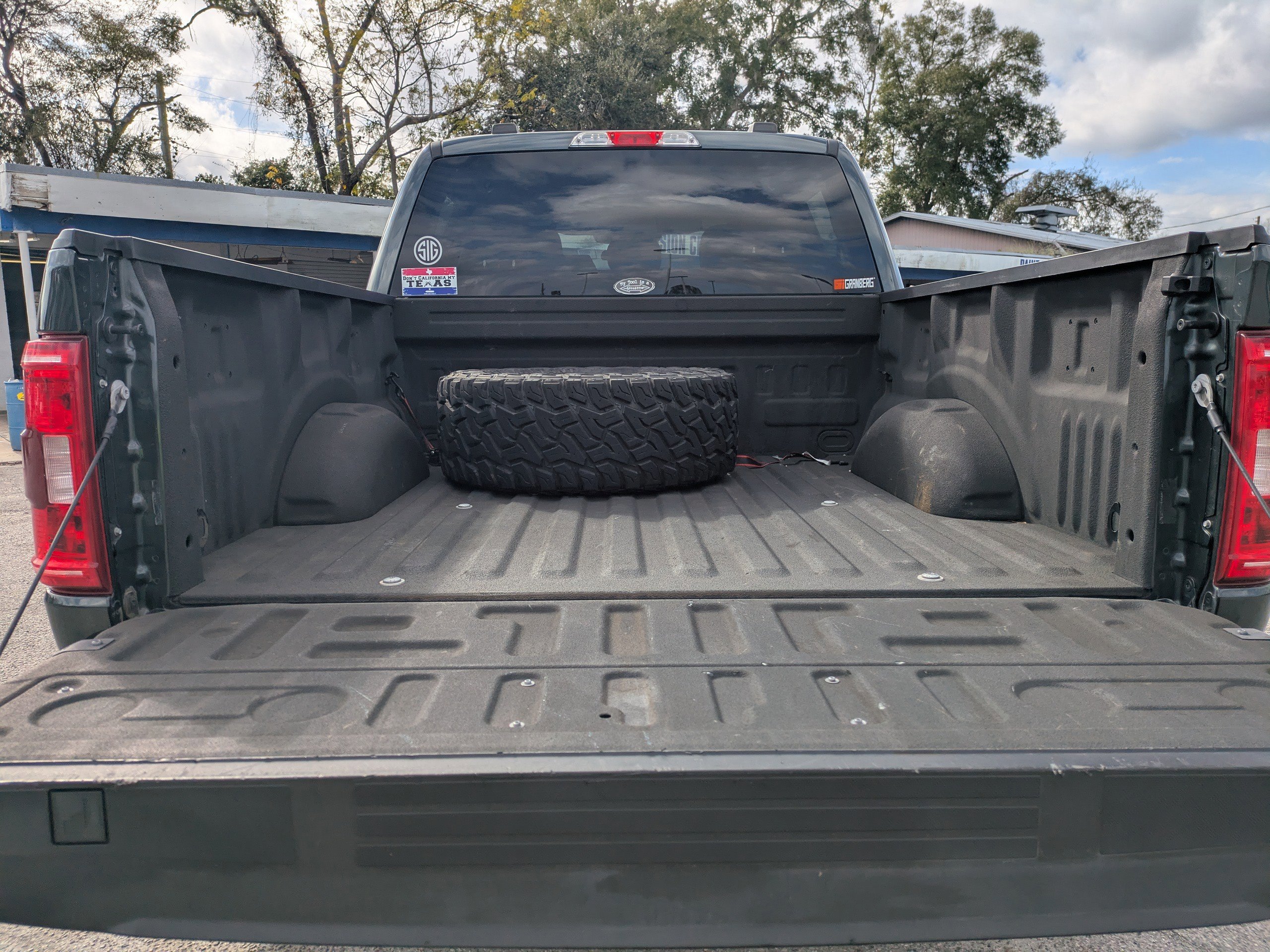 Certified 2021 Ford F150 XLT image 11