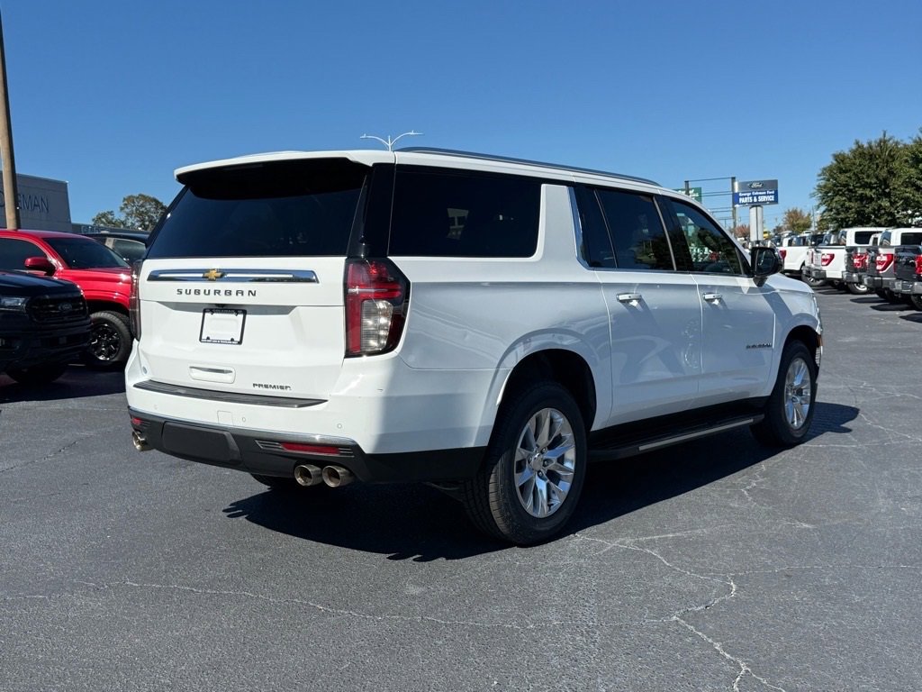 Used 2023 Chevrolet Suburban Premier image 4