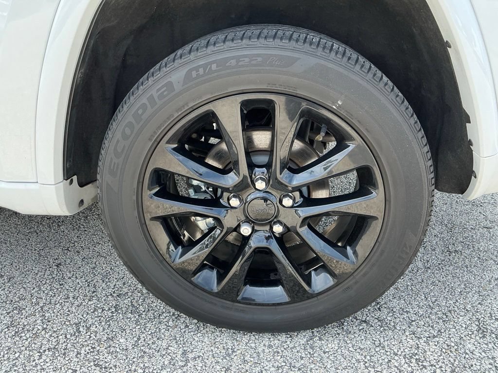 Used 2022 Jeep Grand Cherokee Laredo X RWD image 25
