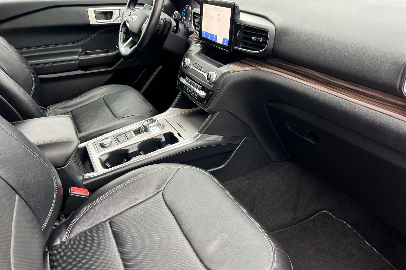 Certified 2020 Ford Explorer Limited w/ Class III Trailer Tow Package image 18