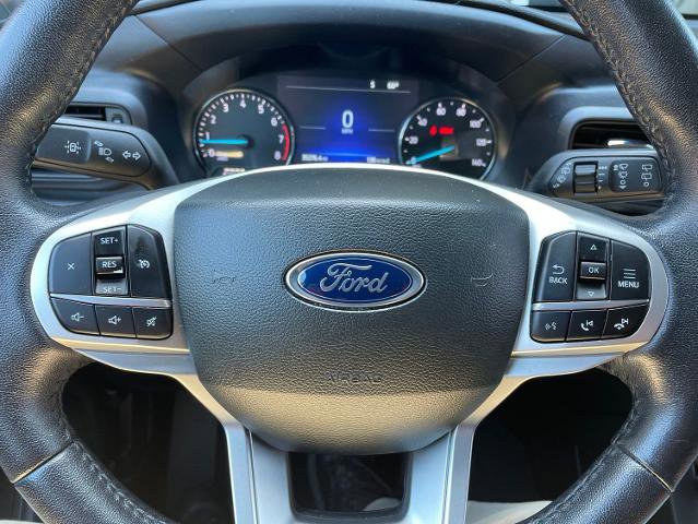 Certified 2022 Ford Explorer XLT RWD image 3