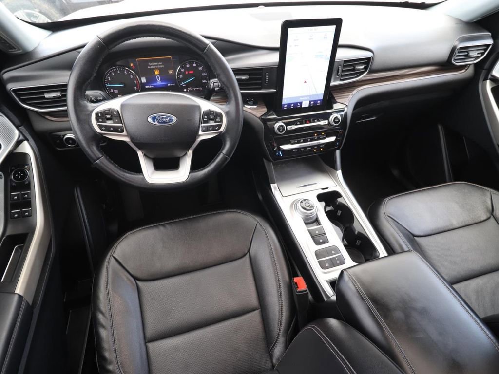 Certified 2022 Ford Explorer Limited w/ Limited Technology Package image 12