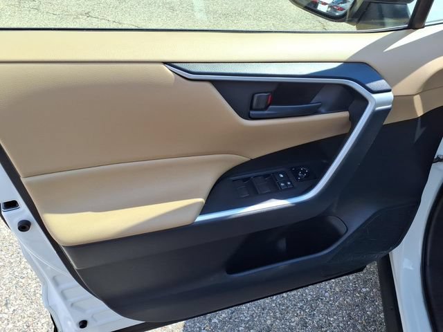 Used 2019 Toyota RAV4 LE w/ All Weather Liner Package AWD/4WD image 11
