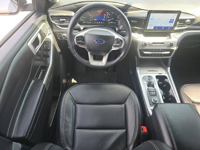 Certified 2022 Ford Explorer XLT w/ Equipment Group 202A AWD/4WD image 25