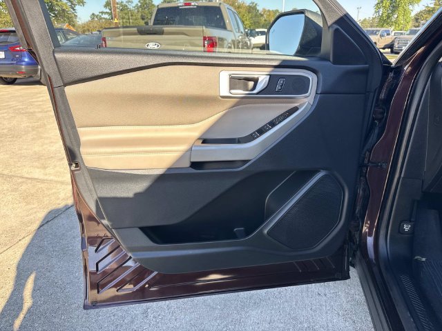 Certified 2020 Ford Explorer XLT w/ Comfort Package RWD image 20