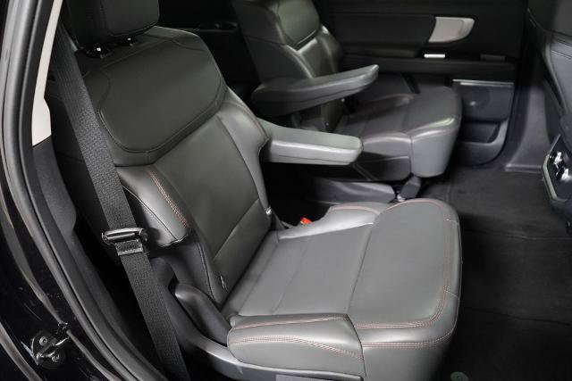 Certified 2025 Ford Expedition Active AWD/4WD image 31