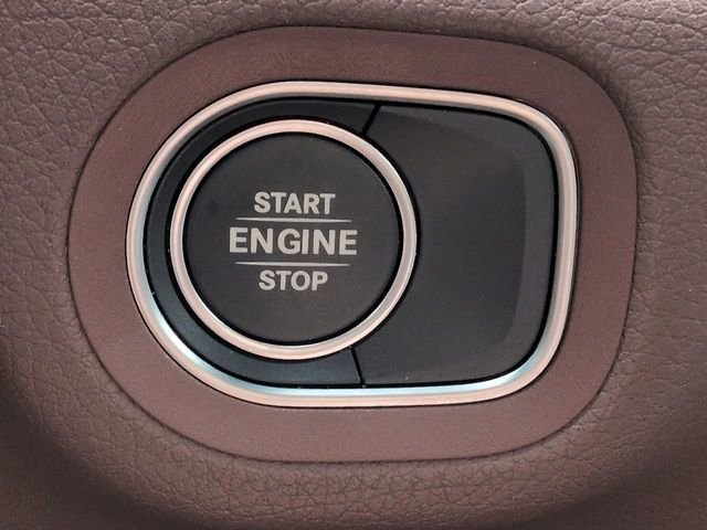 Used 2025 Mercedes-Benz GLE 450e 4MATIC image 37