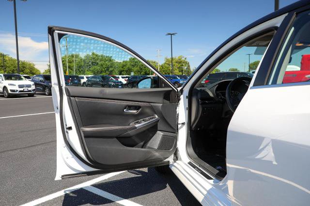 Used 2022 Nissan Sentra SR w/ Electronics Package FWD image 16