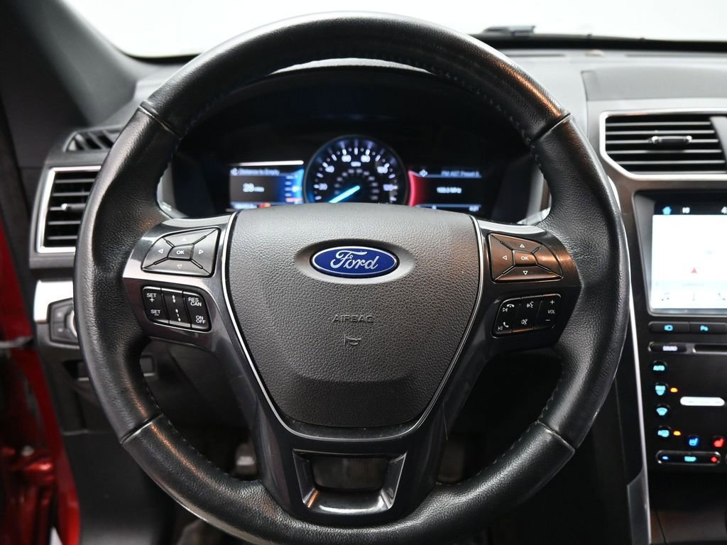 Certified 2018 Ford Explorer Limited w/ Ford Safe & Smart Package image 46