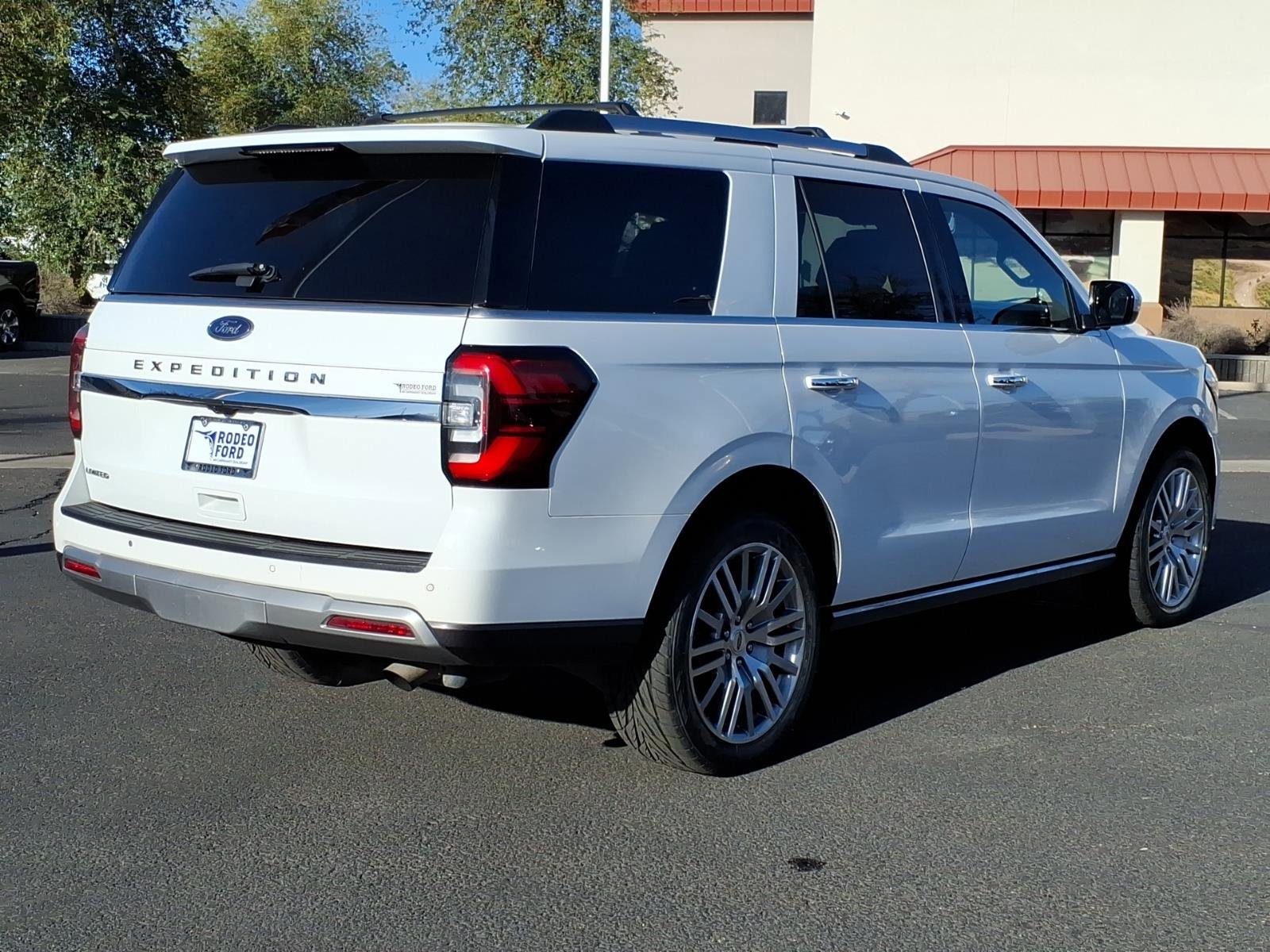 Certified 2024 Ford Expedition Limited image 4